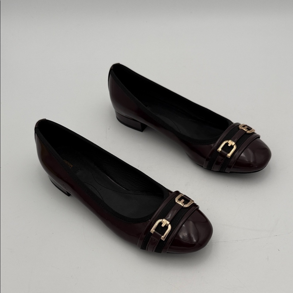Geox Dark Burgundy Flats Gold Accents shoe women 39.5 patent leather casual